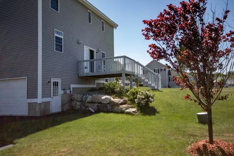 31 Hunter Mill Way Londonderry NH 03053