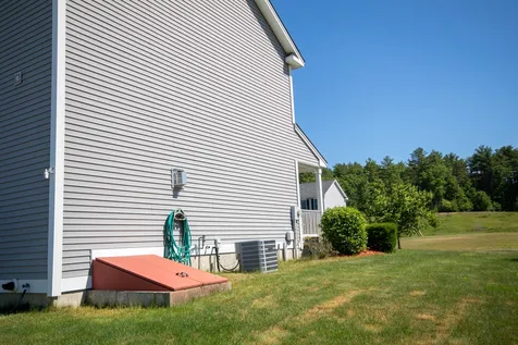 31 Hunter Mill Way Londonderry NH 03053