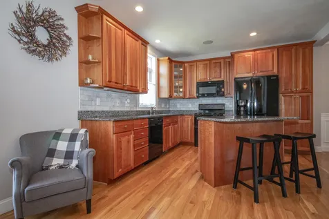 31 Hunter Mill Way Londonderry NH 03053
