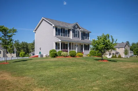 31 Hunter Mill Way Londonderry NH 03053