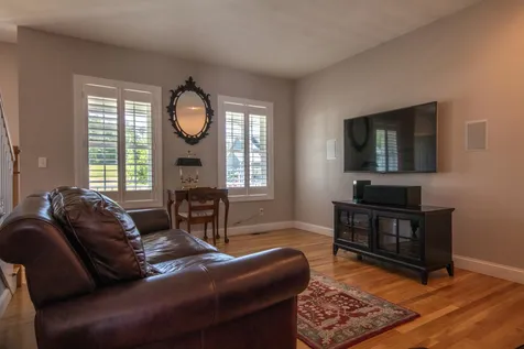 31 Hunter Mill Way Londonderry NH 03053