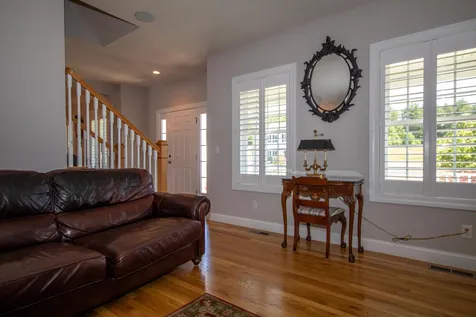 31 Hunter Mill Way Londonderry NH 03053