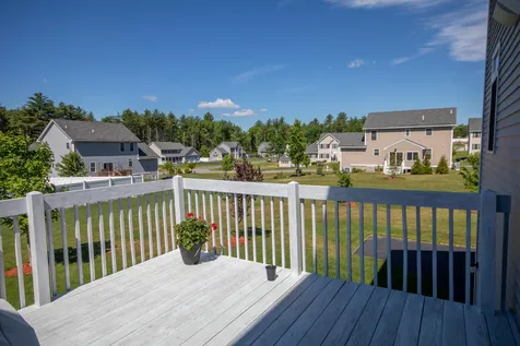 31 Hunter Mill Way Londonderry NH 03053