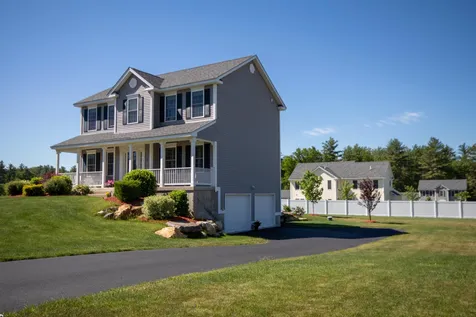 31 Hunter Mill Way Londonderry NH 03053