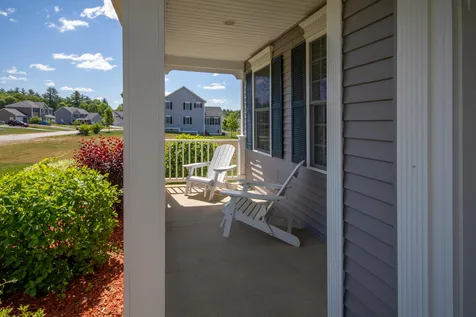 31 Hunter Mill Way Londonderry NH 03053