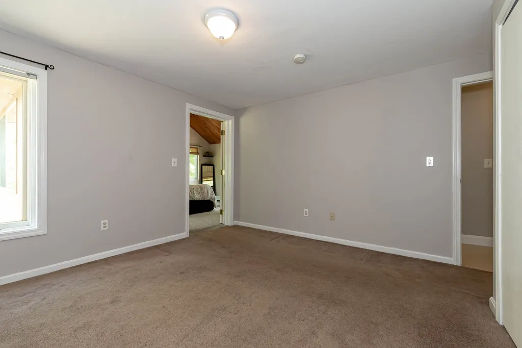 26 Adam Drive Hudson NH 03051