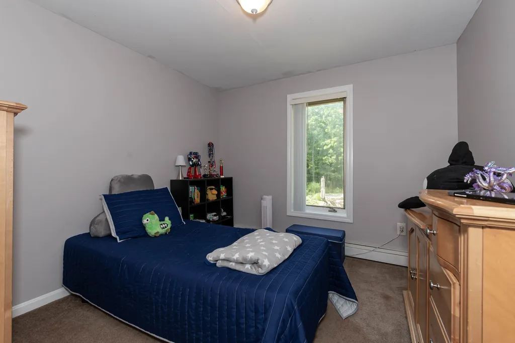 26 Adam Drive Hudson NH 03051