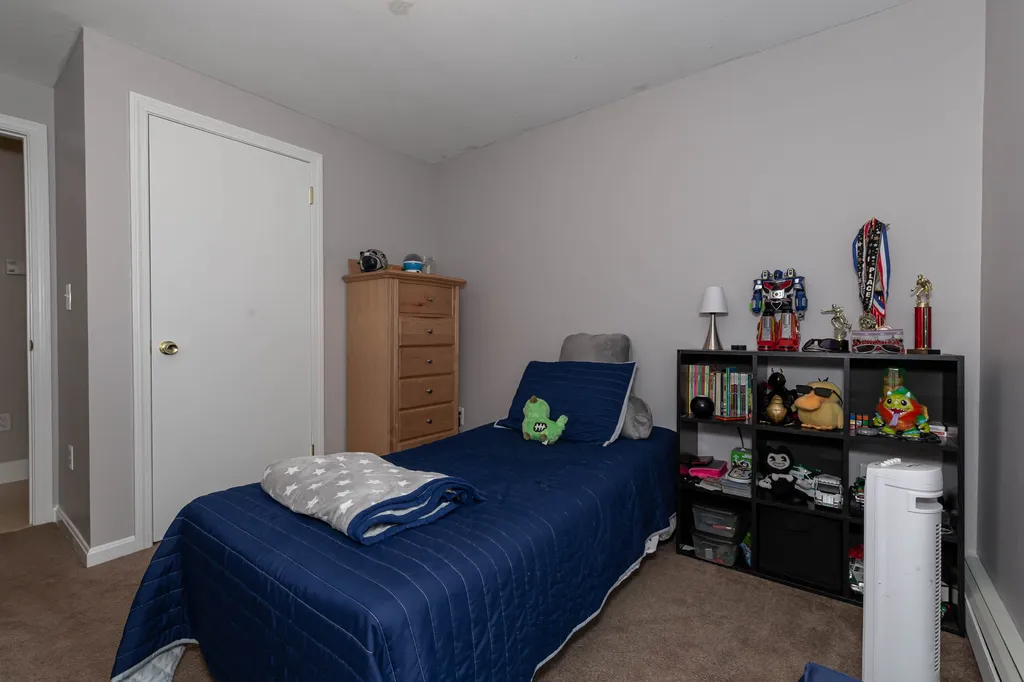 26 Adam Drive Hudson NH 03051