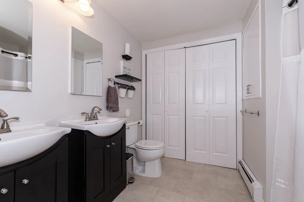 26 Adam Drive Hudson NH 03051