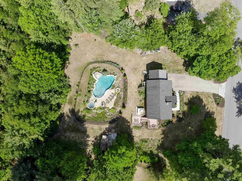 26 Adam Drive Hudson NH 03051