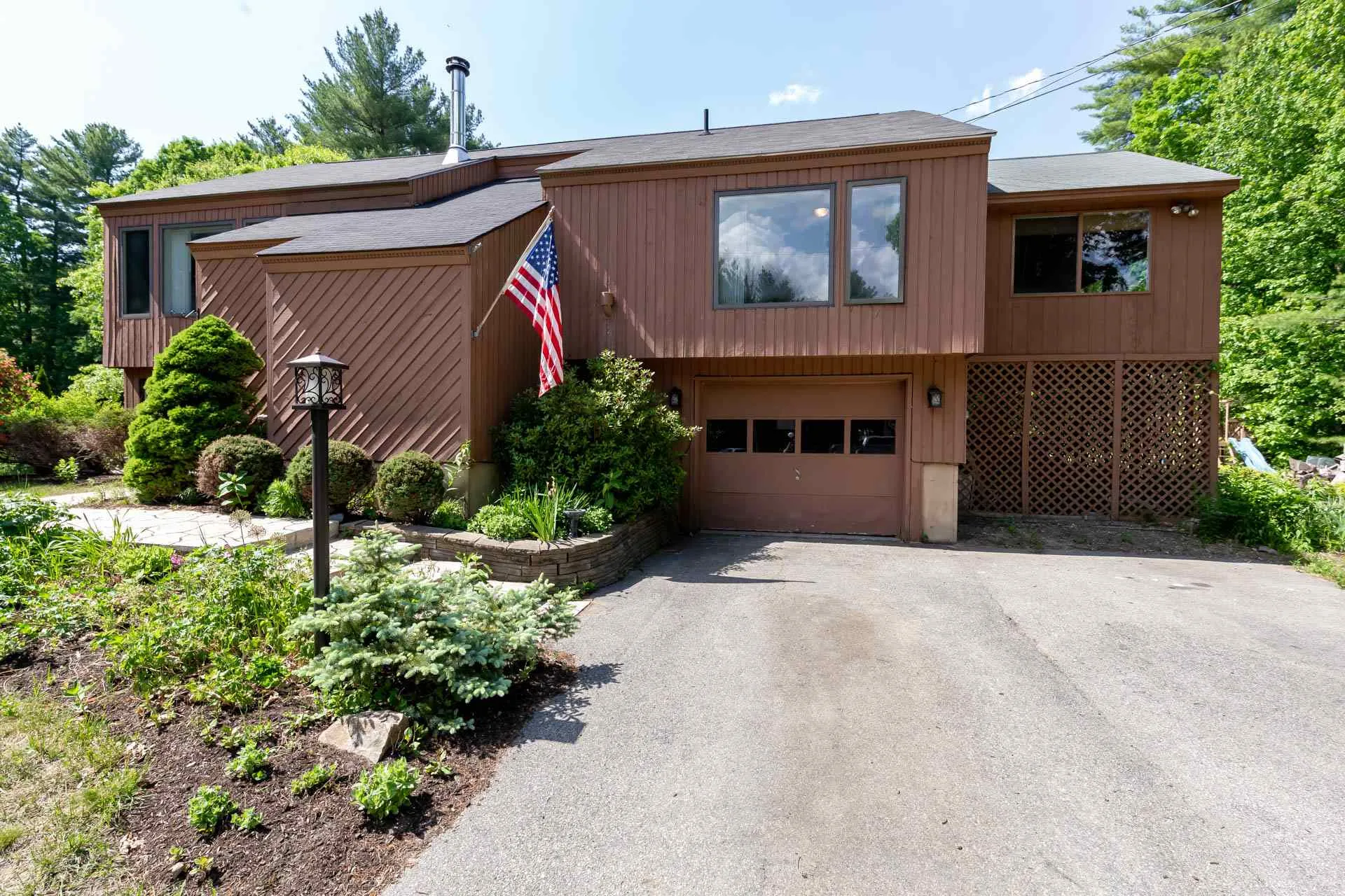 26 Adam Drive Hudson NH 03051