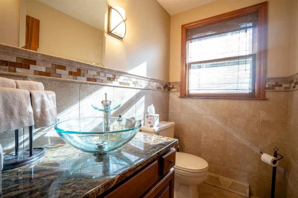 17 Meadowbrook Road Derry NH 03038