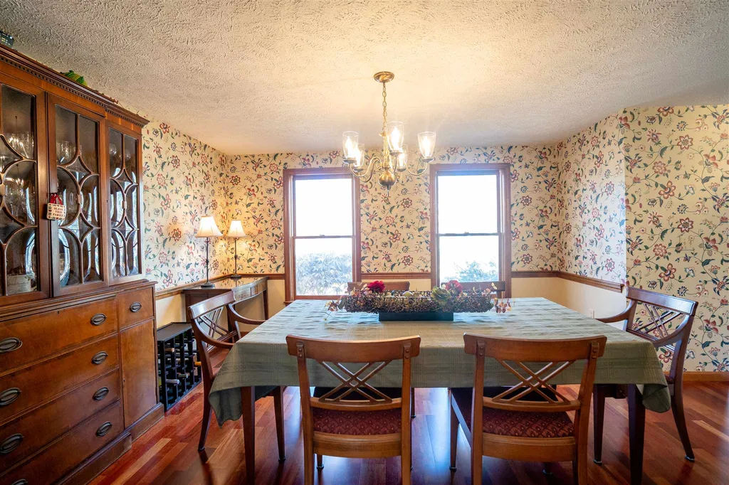 17 Meadowbrook Road Derry NH 03038