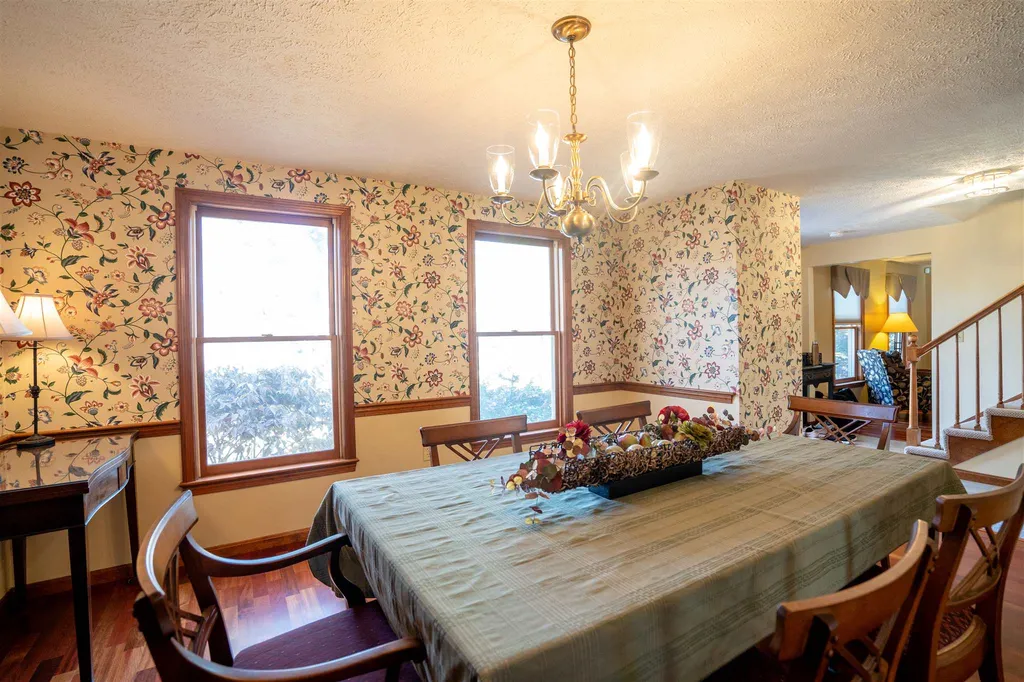 17 Meadowbrook Road Derry NH 03038