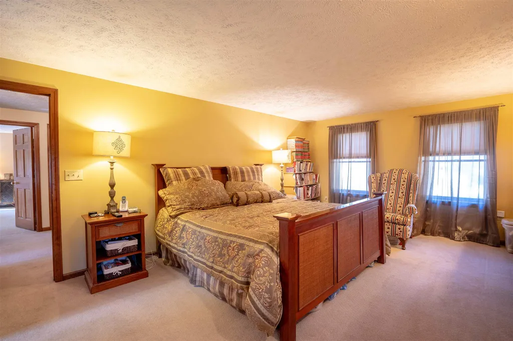 17 Meadowbrook Road Derry NH 03038