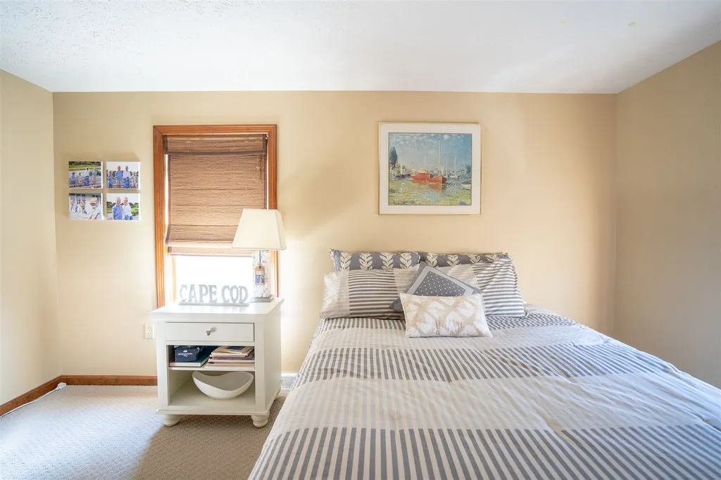 17 Meadowbrook Road Derry NH 03038