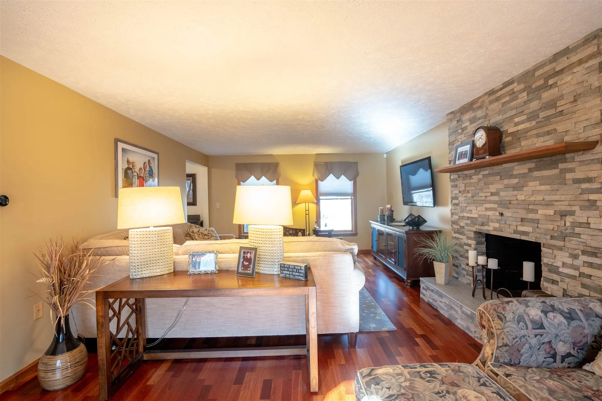 17 Meadowbrook Road Derry NH 03038