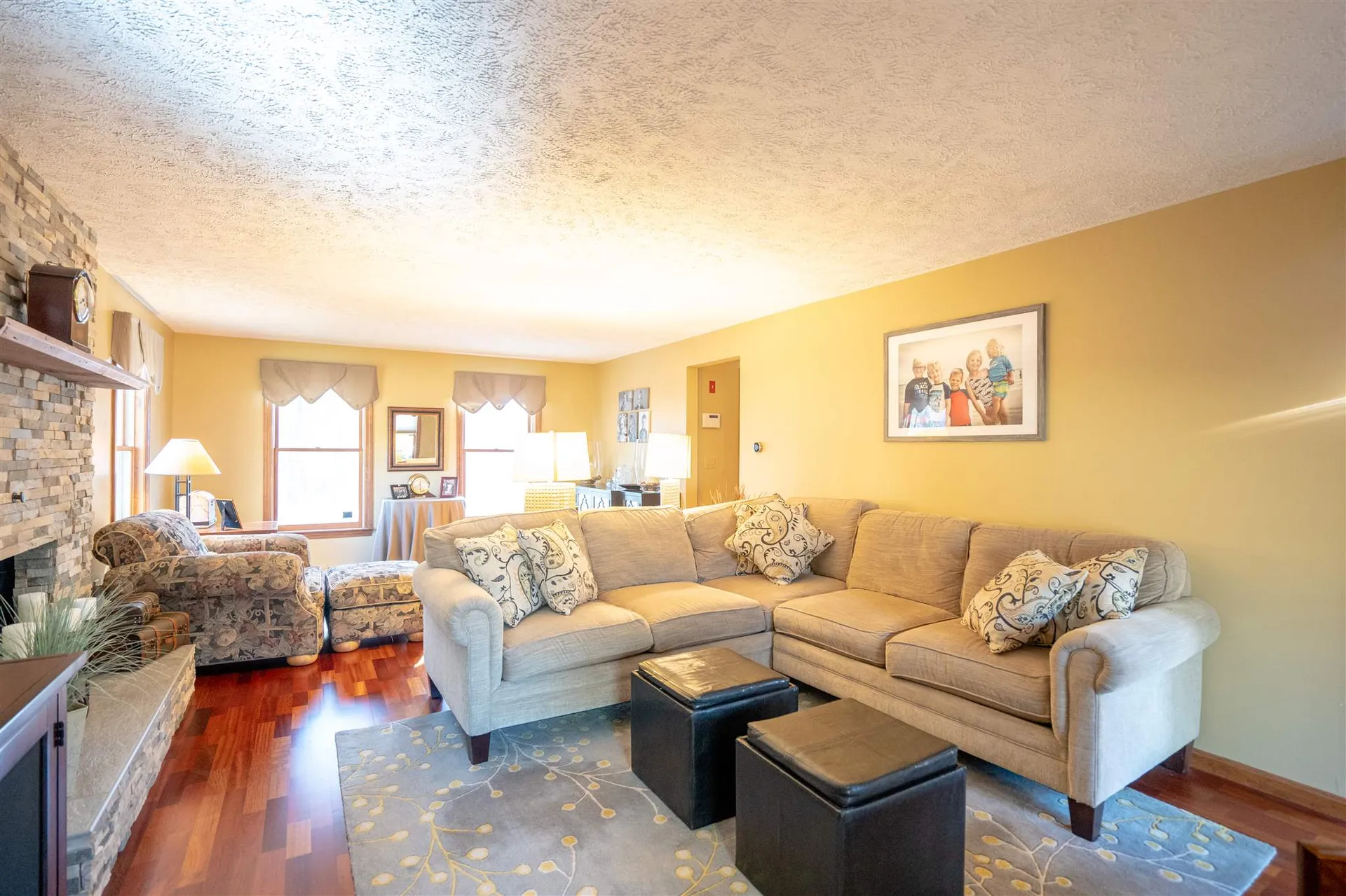 17 Meadowbrook Road Derry NH 03038