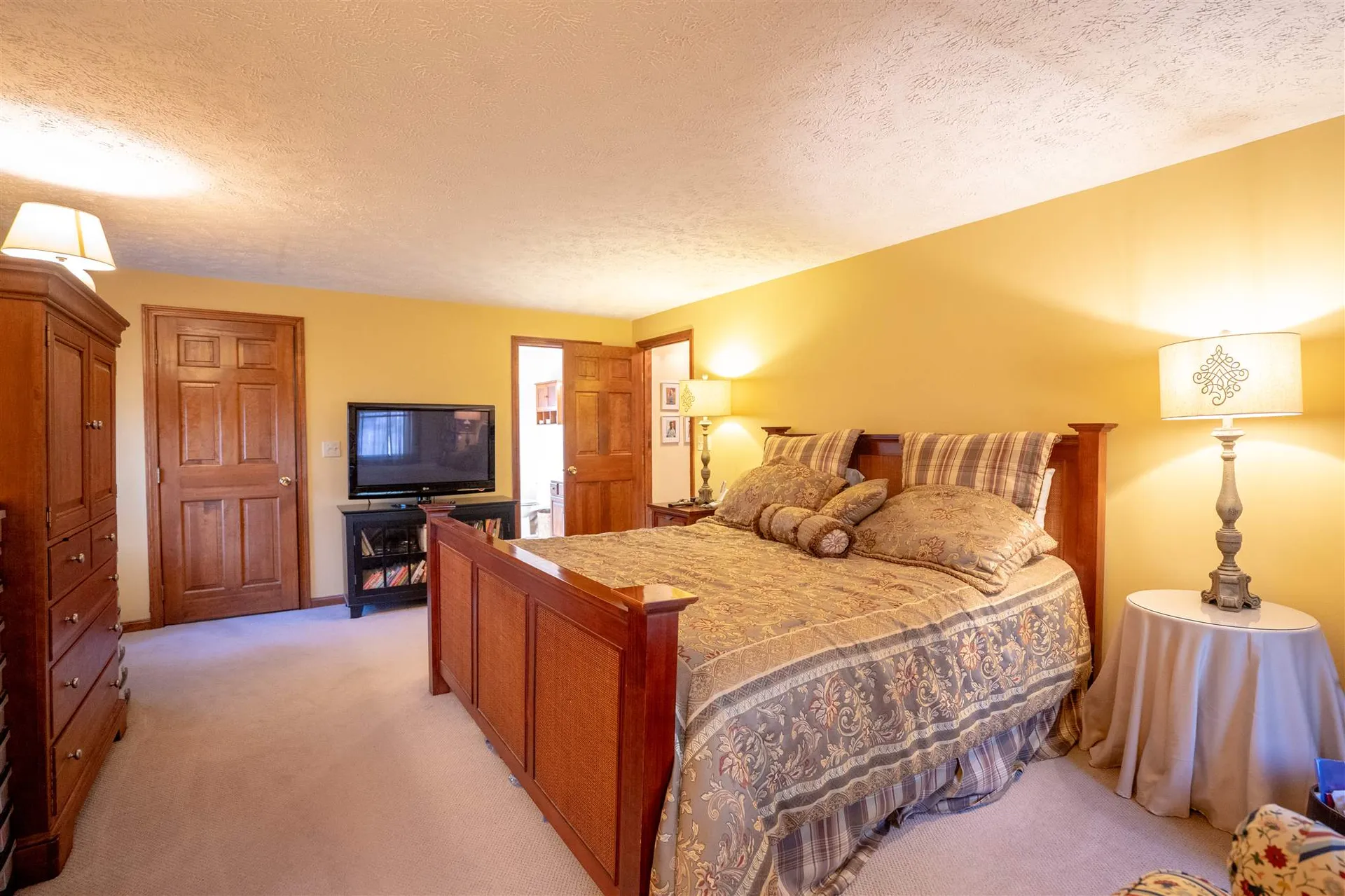 17 Meadowbrook Road Derry NH 03038