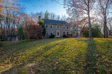 17 Meadowbrook Road Derry NH 03038