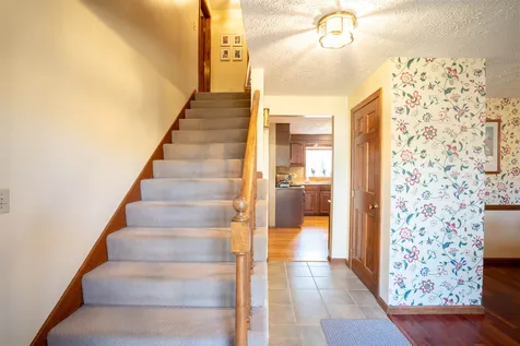 17 Meadowbrook Road Derry NH 03038