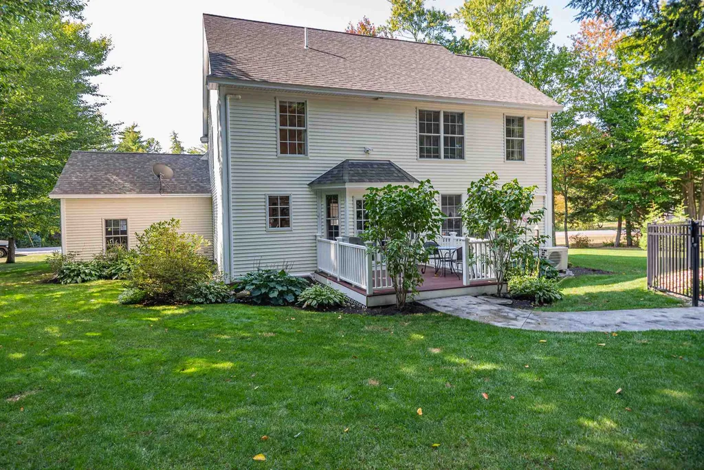 56 Pray Street Rochester NH 03868