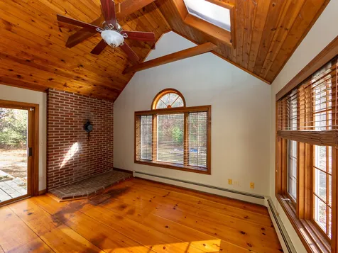 8 Kelsey Drive Durham NH 03824