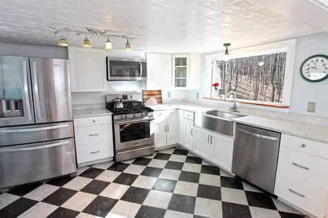628 South Wardsboro Road Newfane VT 05345