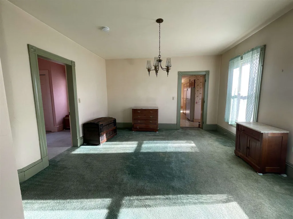 19 Belknap Street Laconia NH 03246