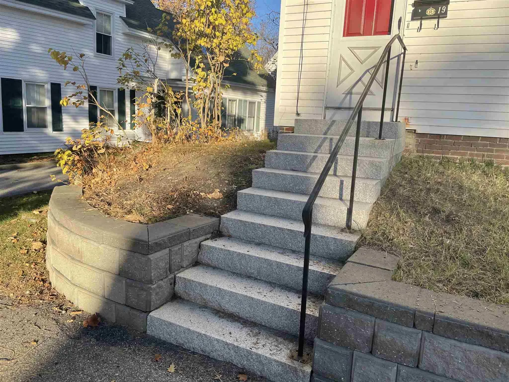 19 Belknap Street Laconia NH 03246