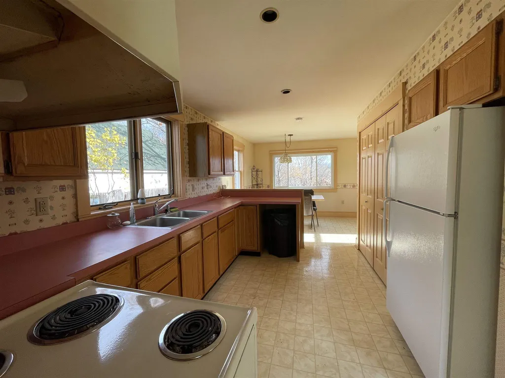 19 Belknap Street Laconia NH 03246