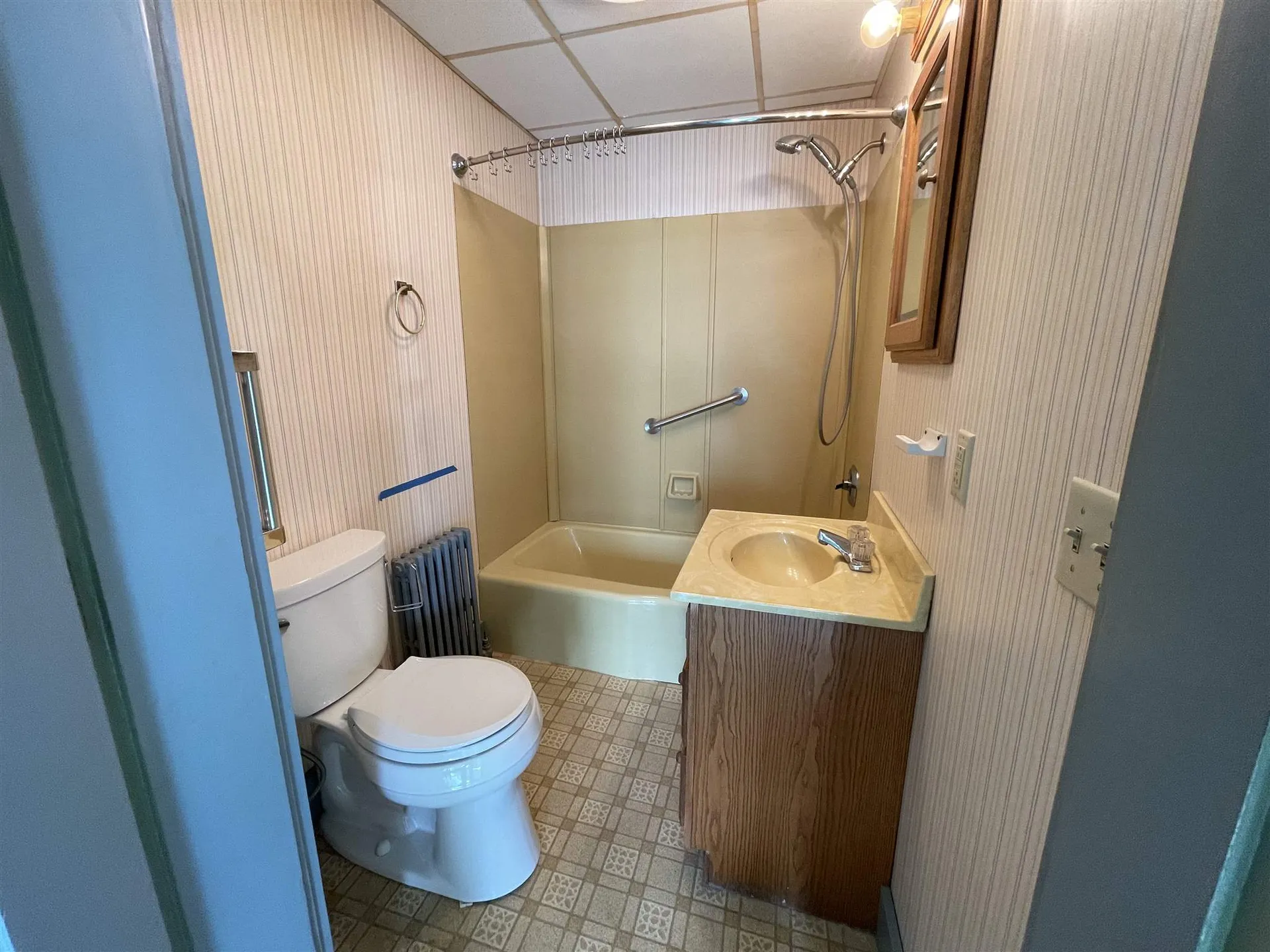 19 Belknap Street Laconia NH 03246