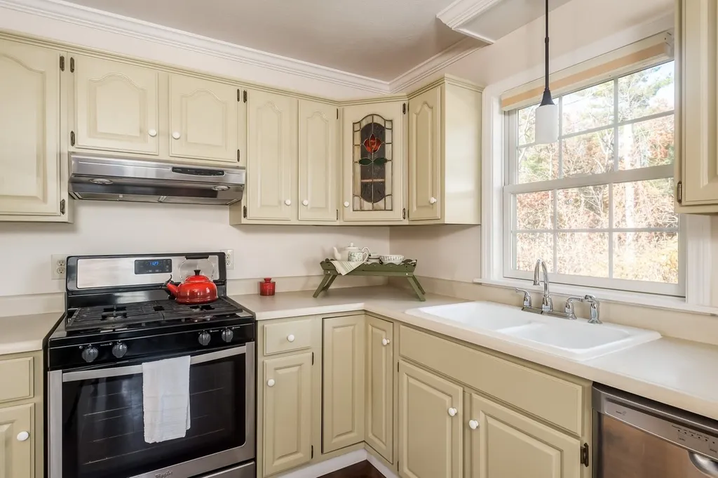 2 Tuttle Lane Dover NH 03820