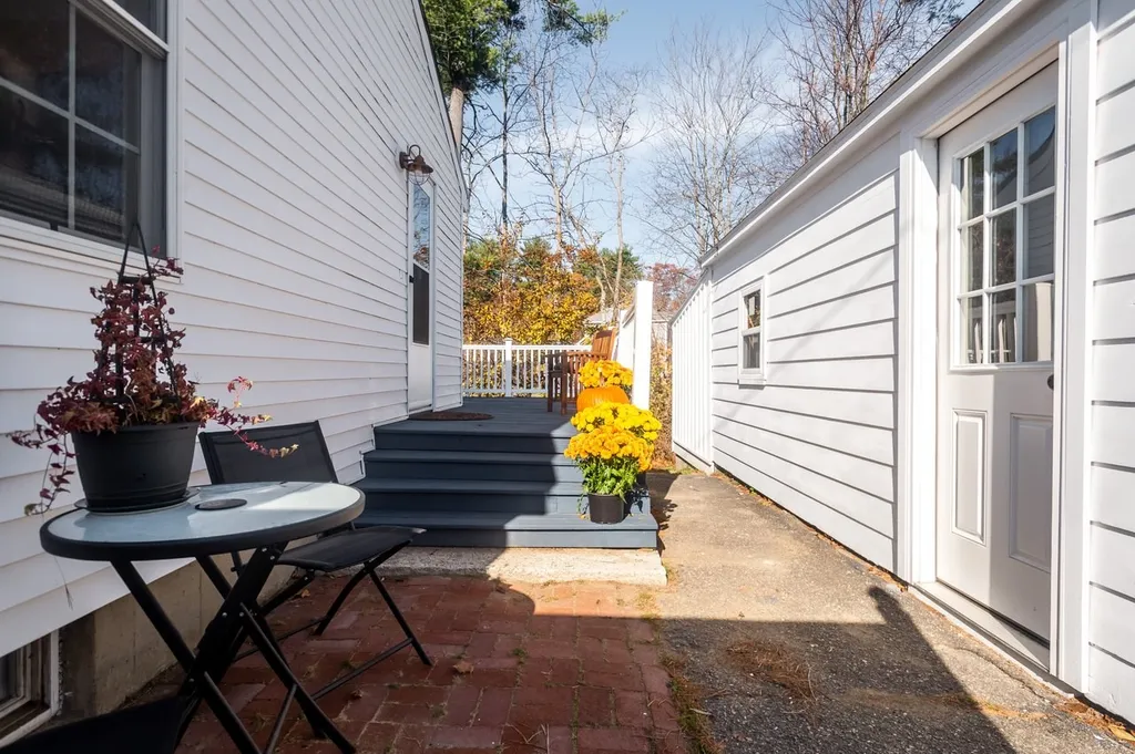 2 Tuttle Lane Dover NH 03820