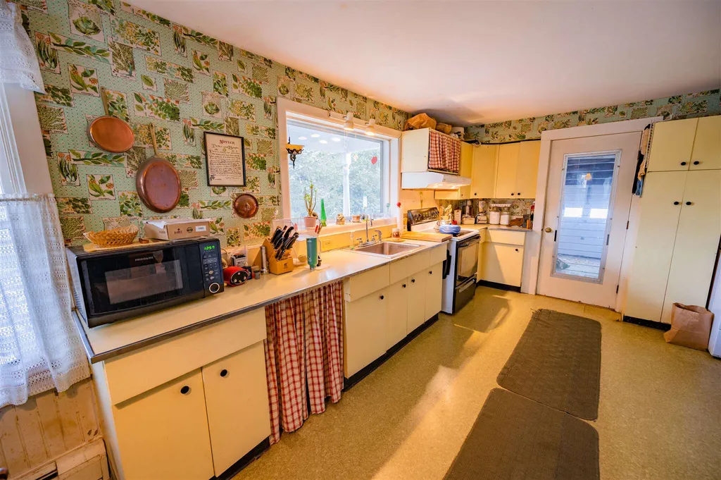 872 Falls Road Shelburne VT 05482