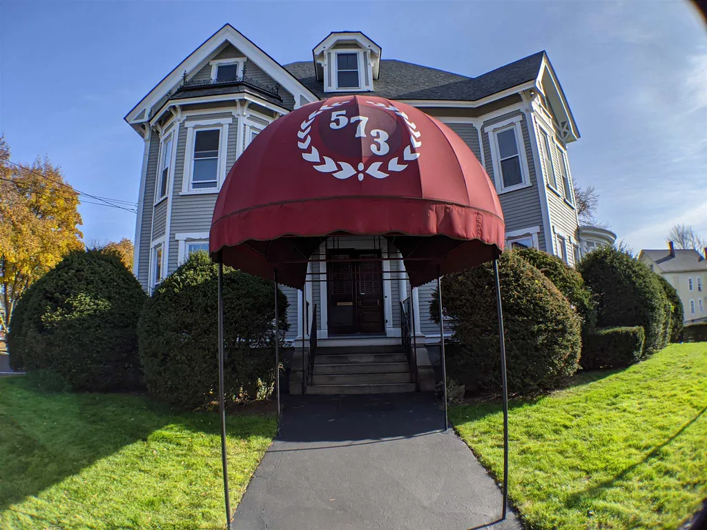 573 Pine Street Manchester NH 03104