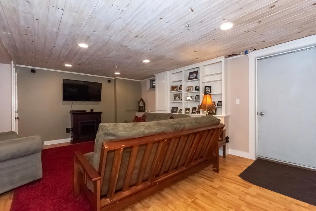 12 Bellamy Woods Road Dover NH 03820