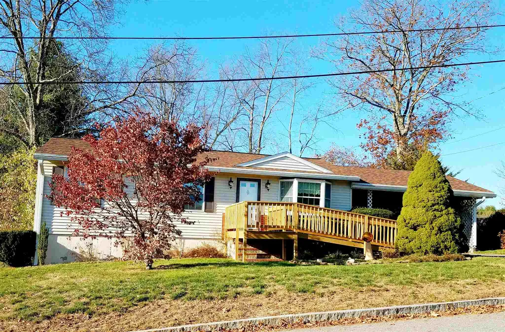 4 Winston Avenue Dover NH 03820