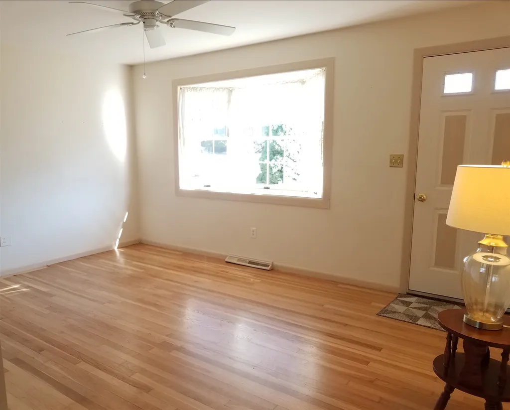 4 Winston Avenue Dover NH 03820