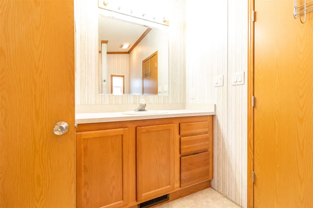 12 Dart Street Hooksett NH 03106