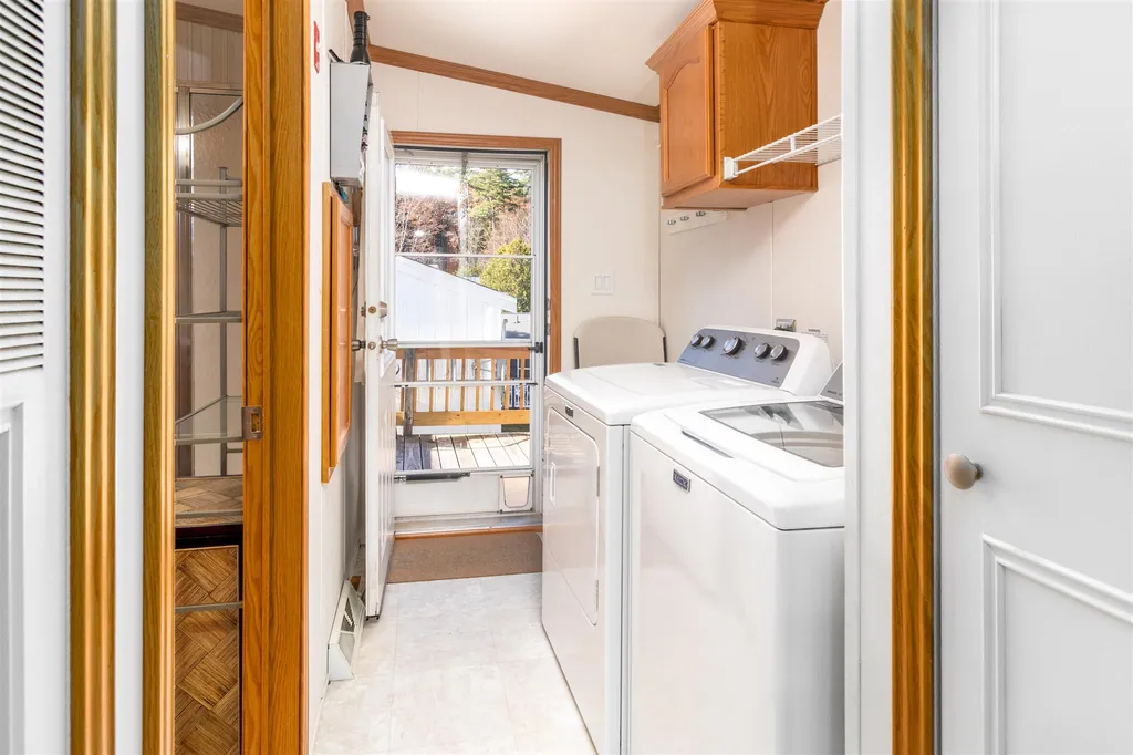 12 Dart Street Hooksett NH 03106
