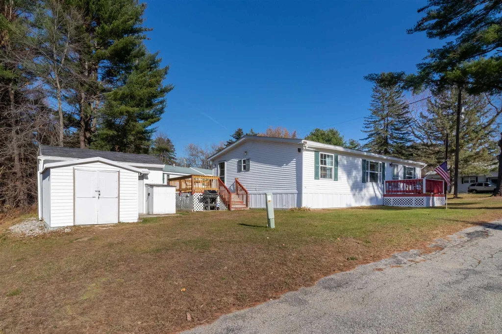 12 Dart Street Hooksett NH 03106