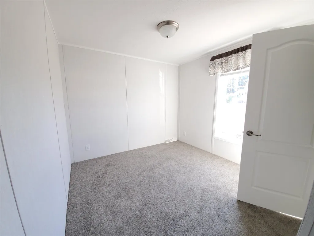 10 Goodwin Lane Canaan NH 03741