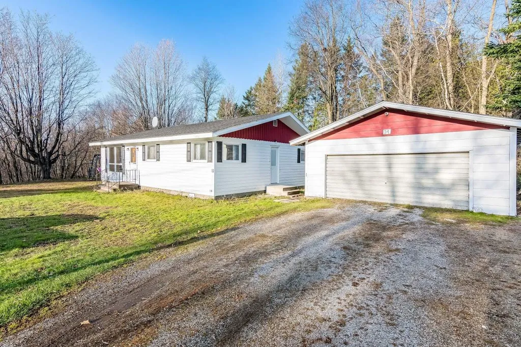 34 Harlem Street Richford VT 05476