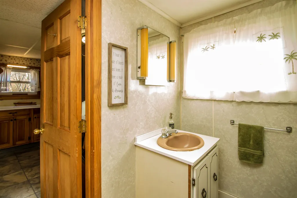 18 Williams Street Lancaster NH 03584