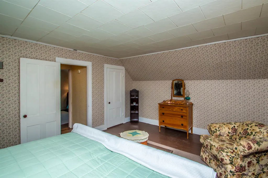 18 Williams Street Lancaster NH 03584
