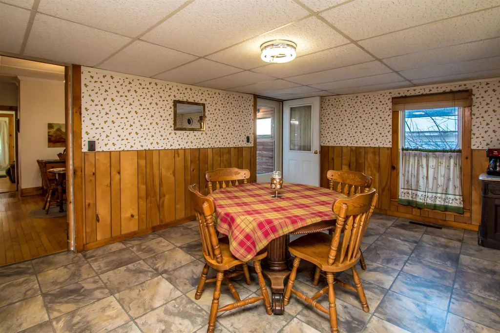 18 Williams Street Lancaster NH 03584