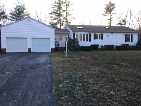 14 Country View Drive Raymond NH 03077