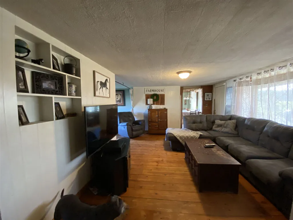 89 Lower Usle Road Barre Town VT 05641