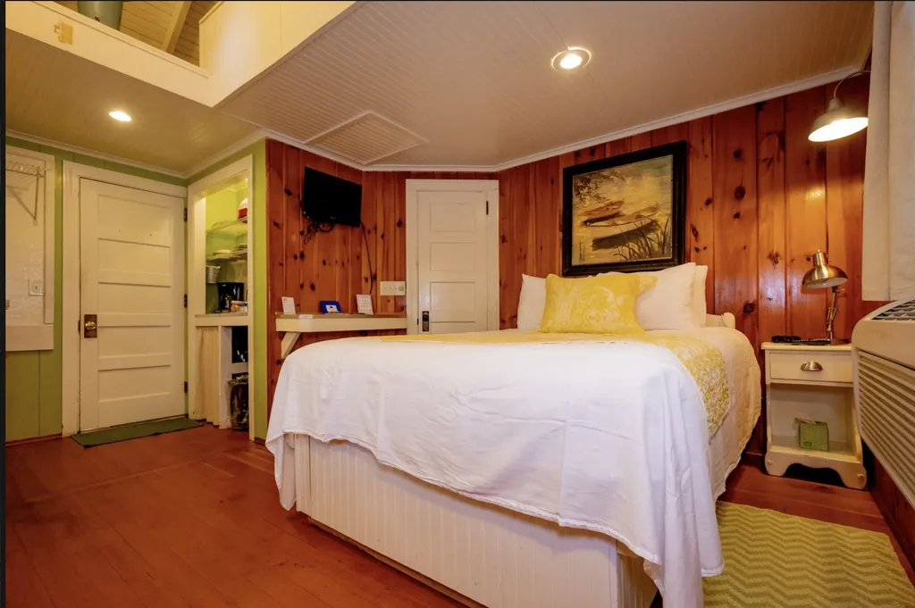 54 Center Street Wolfeboro NH 03894